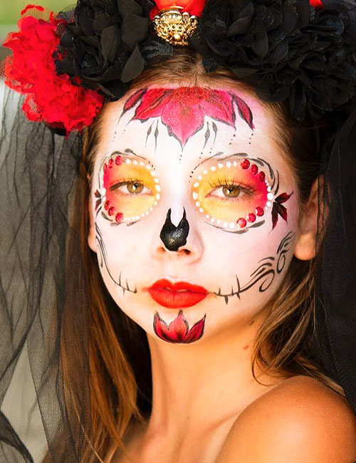 Geschminktes Gesicht im Day of the Dead Look