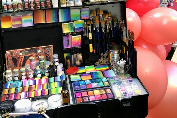 Bodypainting München Schminkfarben-Bar Kinderschminken